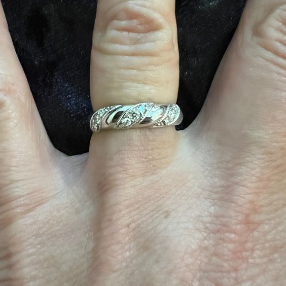 Vintage Solid 14K White Gold Women\'s Diamond Swirl Ring